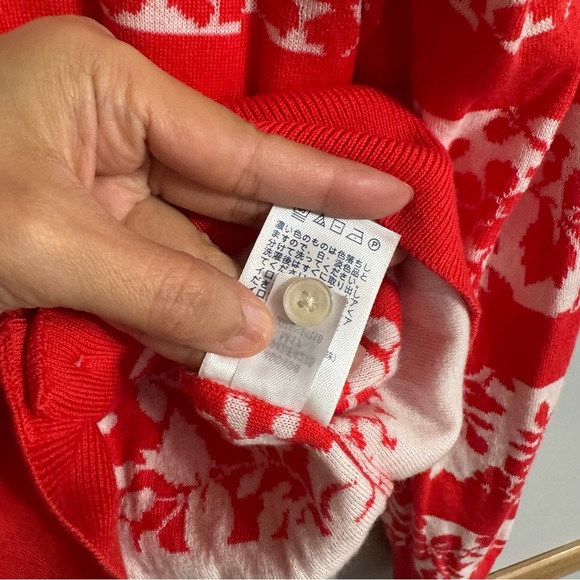 Lands’ End Women’s Vibrant Red Cardigan Size Large - Picture 8 of 9